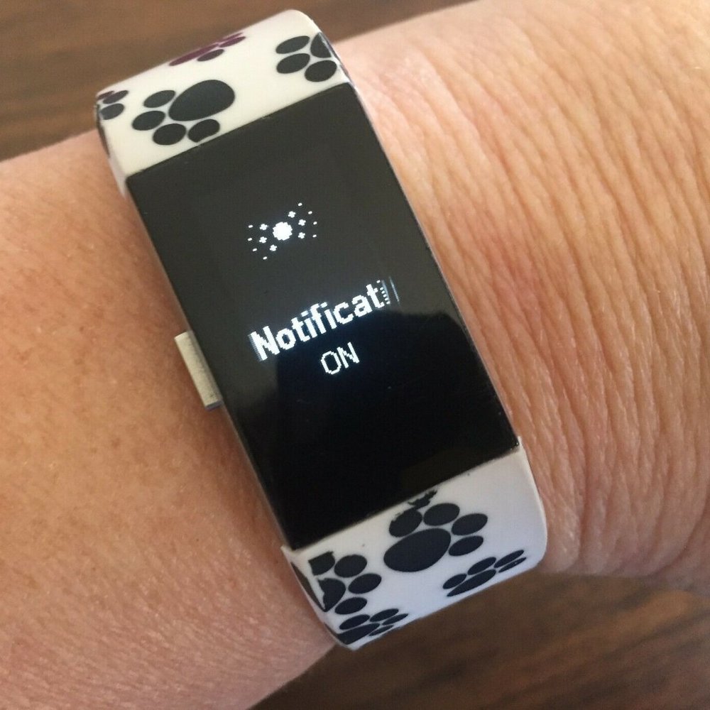 Fitbit Charge 2 Fitness Tracker- S Paw Print band - Picture 7 of 8